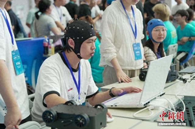 以赛赋能实体经济 全国276所高校千余名学子竞技“人工智能+”