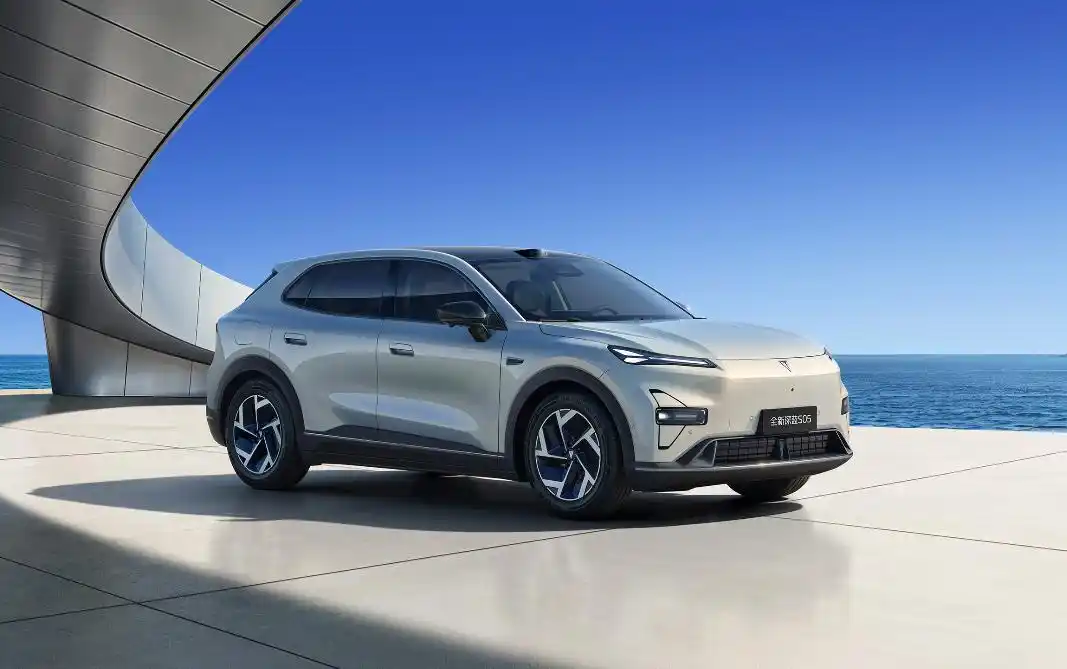 深蓝汽车“全球时尚激光智能SUV”S05新车正式上市