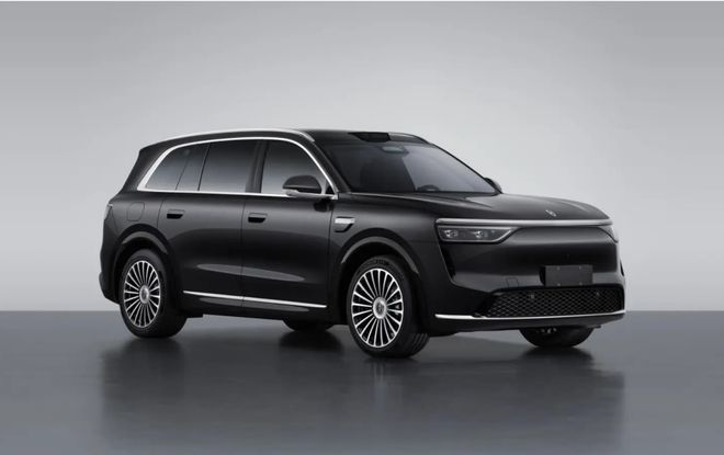 新款问界M8完成申报，“40万级家庭旗舰SUV”再进阶